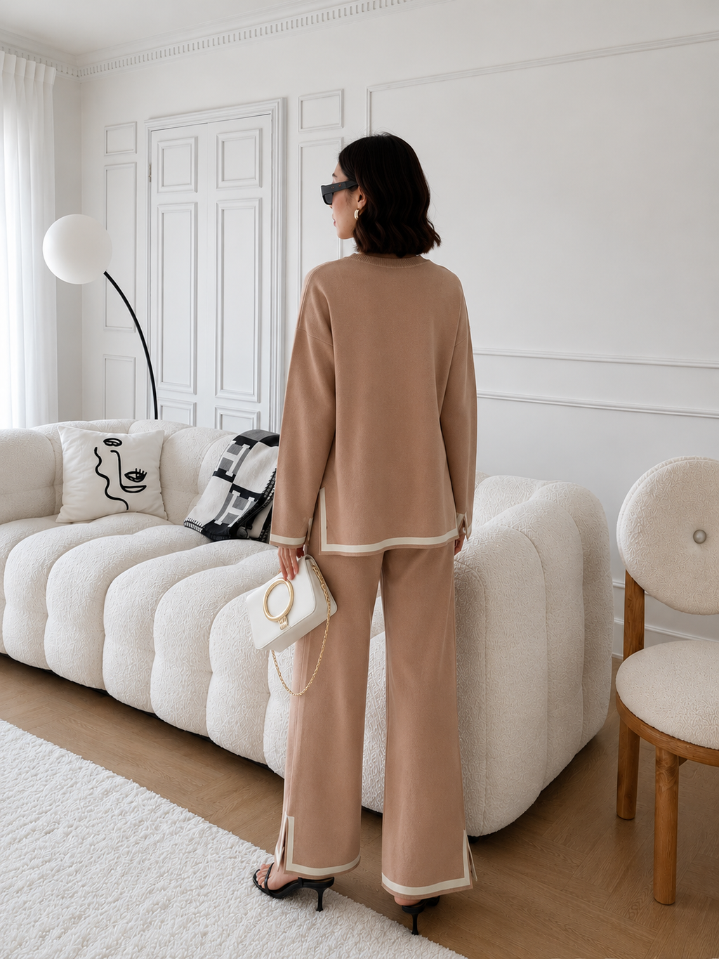 Contrasting color split-bottom set