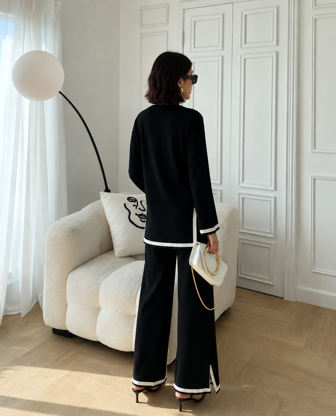 Contrasting color split-bottom set