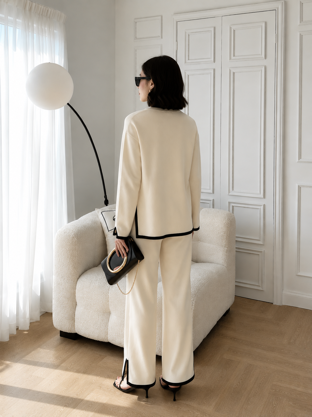 Contrasting color split-bottom set